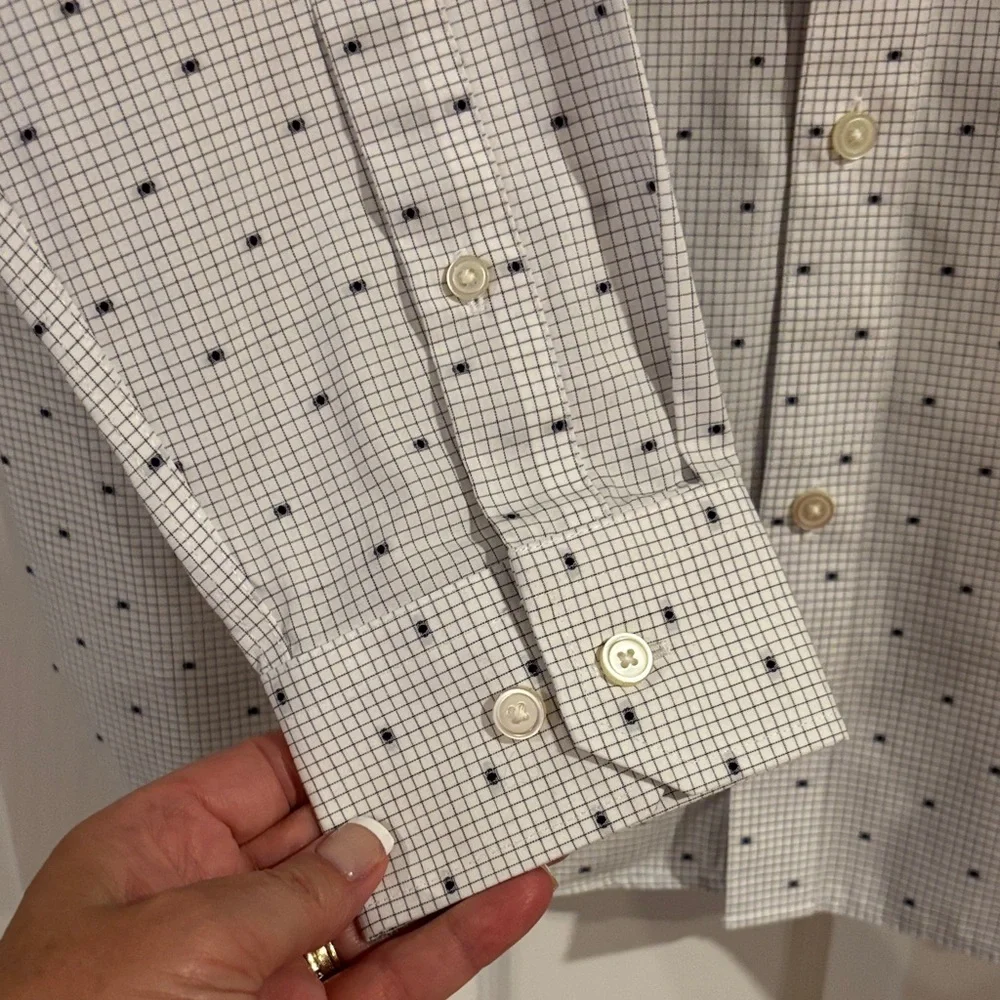 Banana Republic White Dress Shirt with Subtle Pattern Non-Iron Slim Fit sz Large